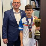 Anunţuri/ComunicateMarius Dulce-Andrei Cașu, copilul nostru minune, a intrat în biroul meu în calitatea de dublu campion european la box Anunţuri/ComunicateMarius Dulce-Andrei Cașu, copilul nostru minune, a intrat în biroul meu în calitatea de dublu campion european la box